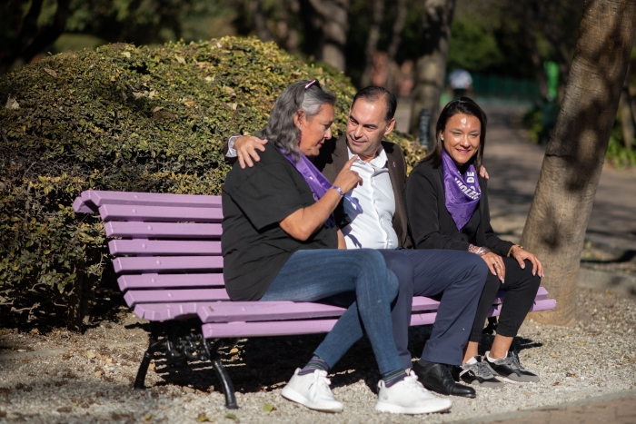 Benalmádena se suma a la conmemoración del 25N con un banco morado en el corazón del Parque de la Paloma y con distintos actos repartidos por todo el municipio