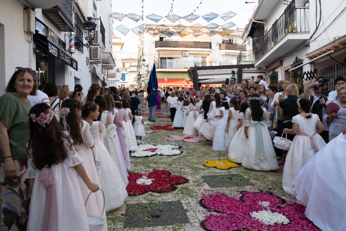 Benalmádena vive con emoción y tradición su Festividad del Corpus Christi en el Pueblo, Arroyo de la Miel y la Costa