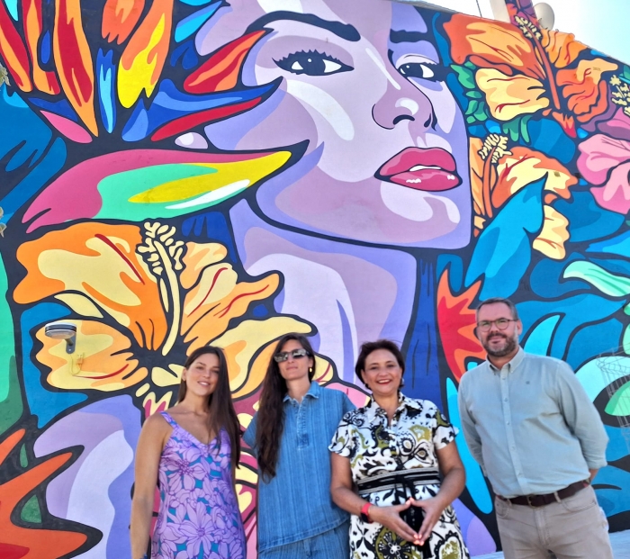 La artista Bosska proyecta un paraíso de color en Torremolinos