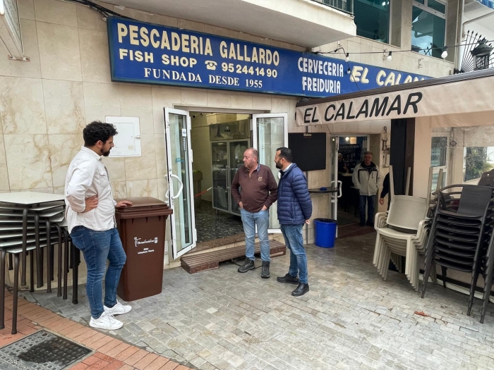 Arranca la campaña de recogida puerta a puerta de restos orgánicos en pescaderías de Benalmádena