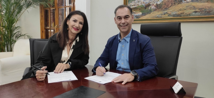 Puerto Deportivo y ACEB firman un convenio para potenciar el Plan de Dinamización y lograr mayor afluencia de público en los meses de otoño e invierno