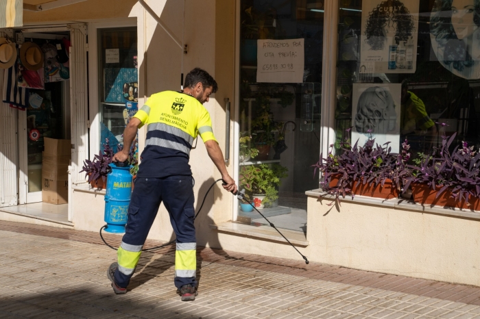 Continúan los avances en Limpieza con el refuerzo de las brigadas de Servicios Operativos durante el verano, cuando la población se multiplica en Benalmádena