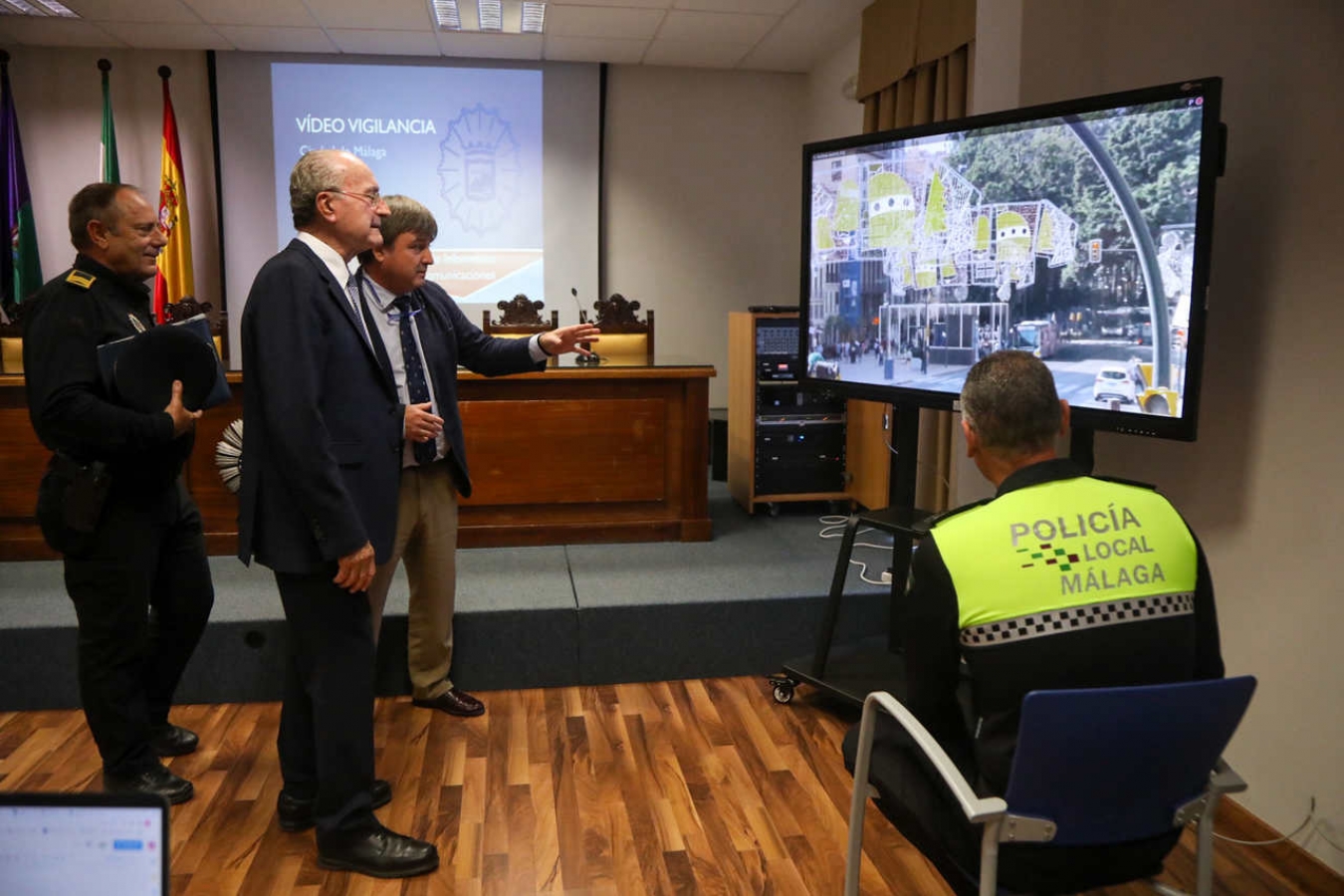 Málaga amplía el sistema de cámaras de videovigilancia del centro histórico con la puesta en servicio de otros 14 puntos